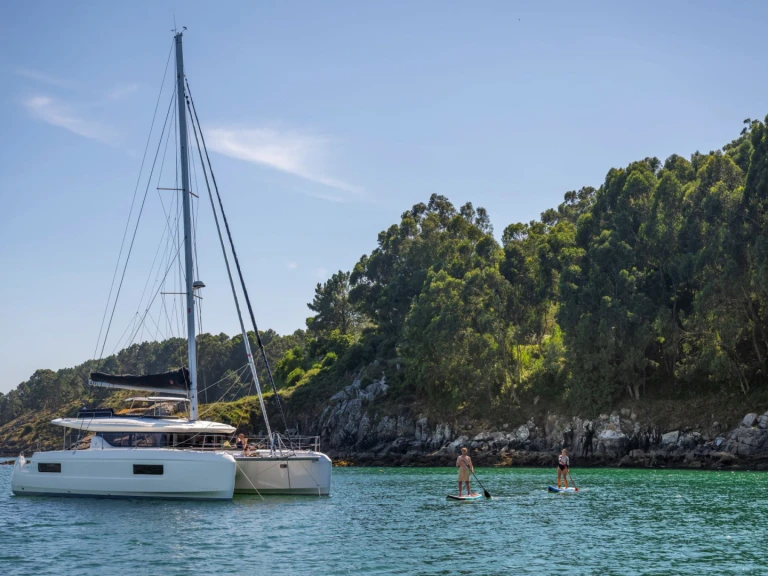 Pronájem lodi Eden Island lákavé ceny Lagoon 43