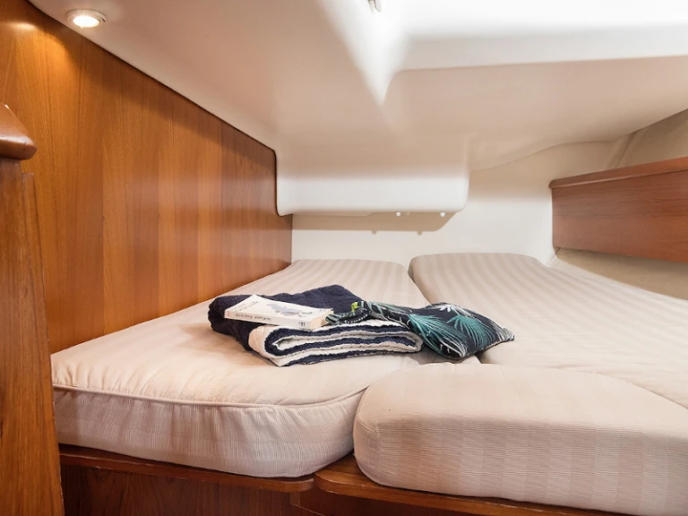 Pronájem lodi Jeanneau Sun Odyssey 43 v Monastiri Bay na Samboatu