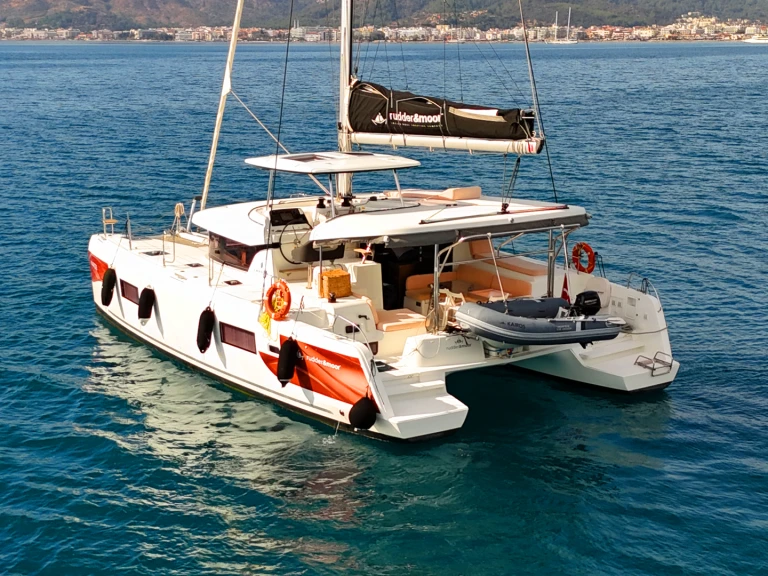 Pronajmout Katamarán se skipperem či ne Lagoon v Fethiye