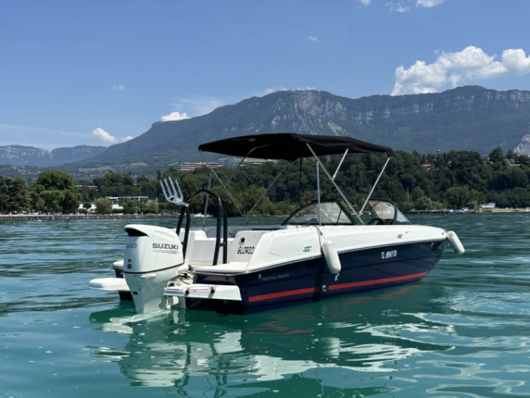 Bayliner Element E7 jednotlivci a charterové společnosti v Aix-les-Bains