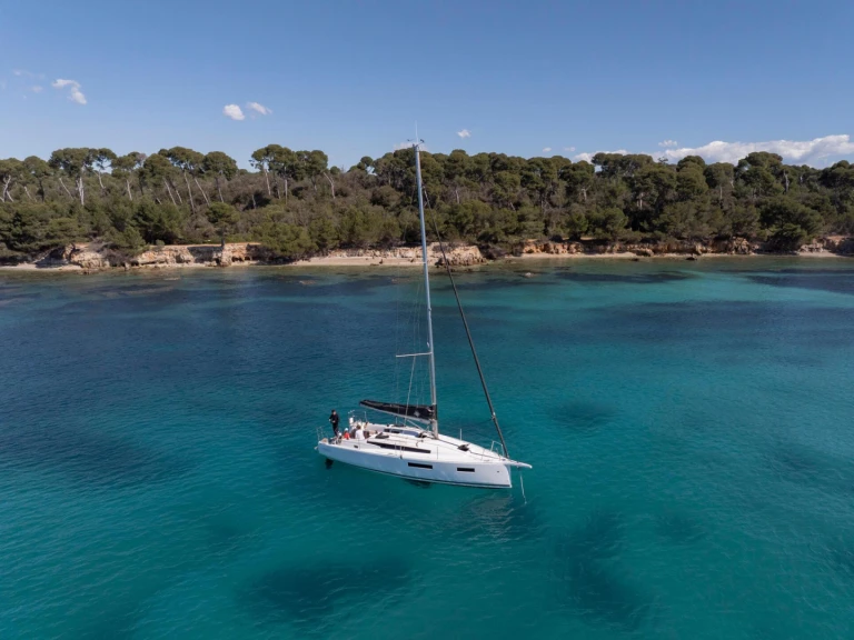 Pronajmout si Jeanneau Sun Odyssey 350 v Road Town