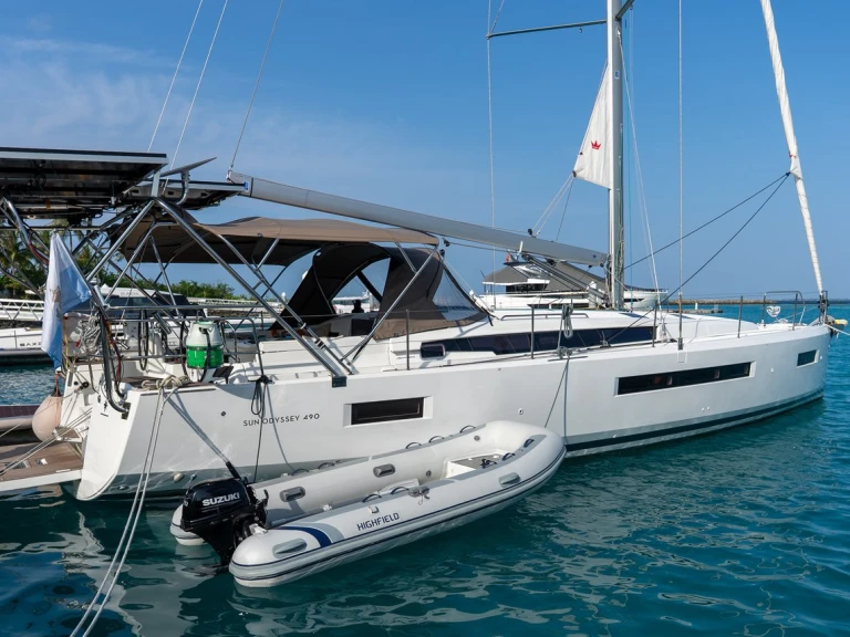 Pronájem jachty v Male -Jeanneau Sun Odyssey 490 na Samboatu