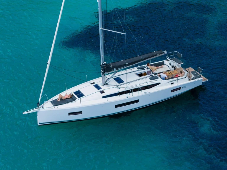 Pronajmout si Jeanneau Sun Odyssey 455 v Road Town