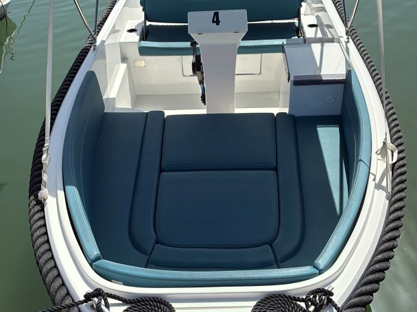 Polyester Yacht Tifón 500 jednotlivci a charterové společnosti v Cambrils