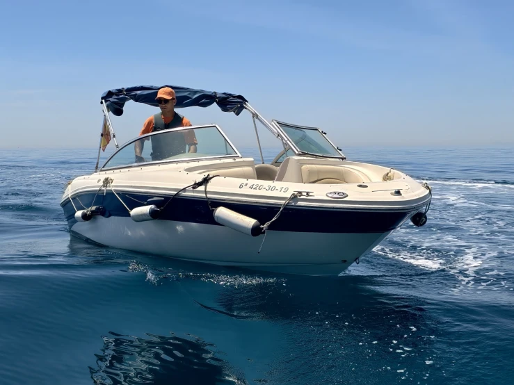 Pronájem Motorová loď v Marbella -Sea Ray Sea Ray 200 Select