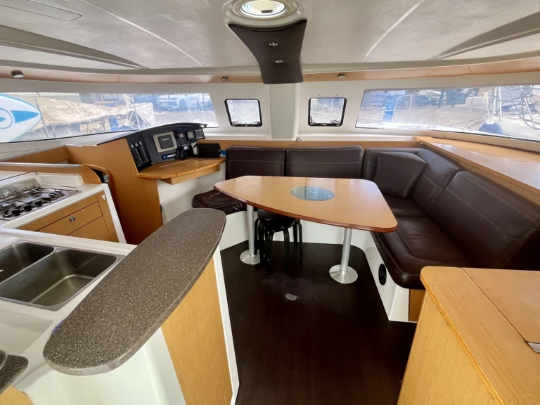 Pronájem Katamarán Fountaine Pajot s licencí