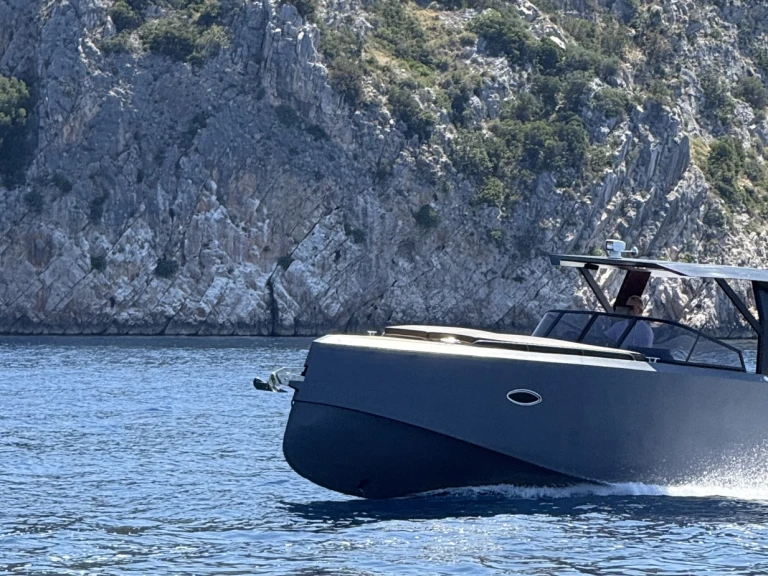 Pronájem Motorová loď v Split -Phantom yachts Phantom 10.0 TT