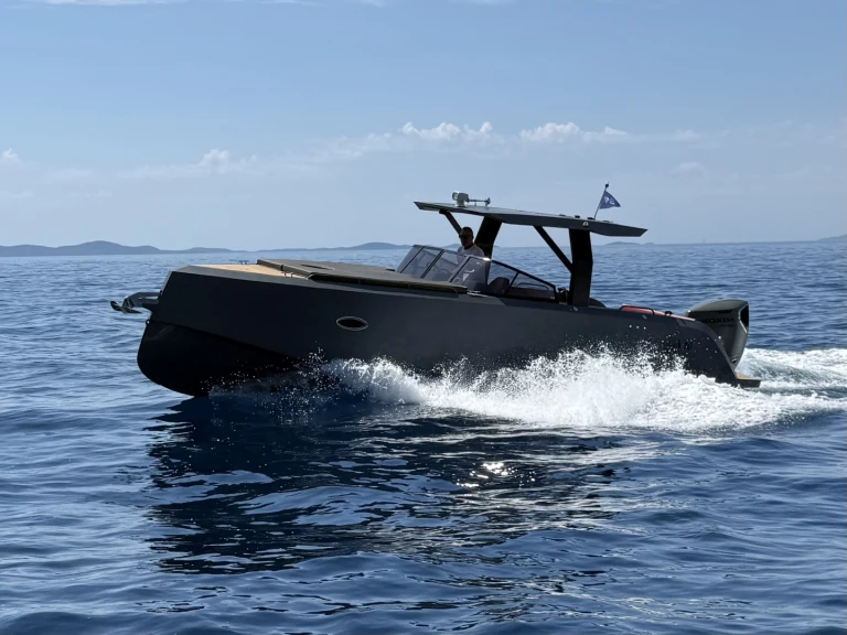 Phantom yachts Phantom 10.0 TT jednotlivci a charterové společnosti v Split