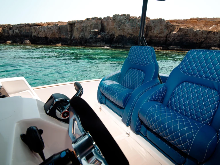 Pronájem jachty v Ayia Napa Marina -Poseidon21 Eros25 na Samboatu