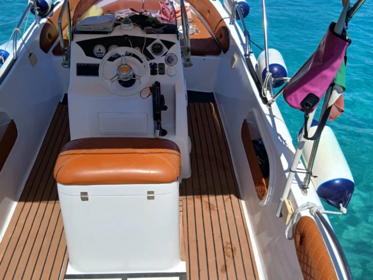 Pronájem lodi Otranto lákavé ceny Open space 