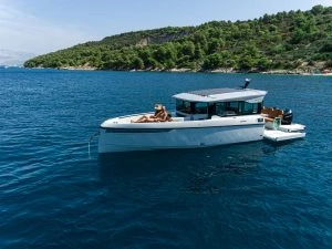 Motorová loď k pronájmu v Zadar za nejlepší cenu