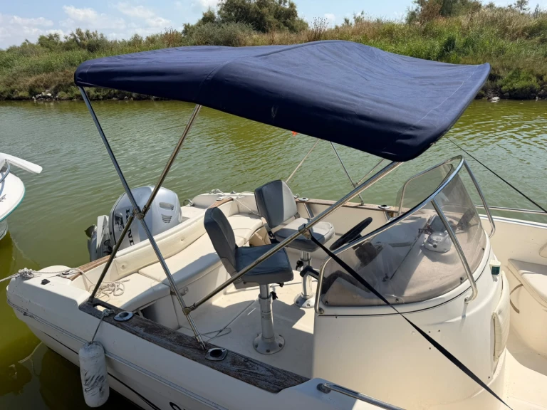 Pronajmout Motorová loď se skipperem či ne Jeanneau v Carnon-Plage