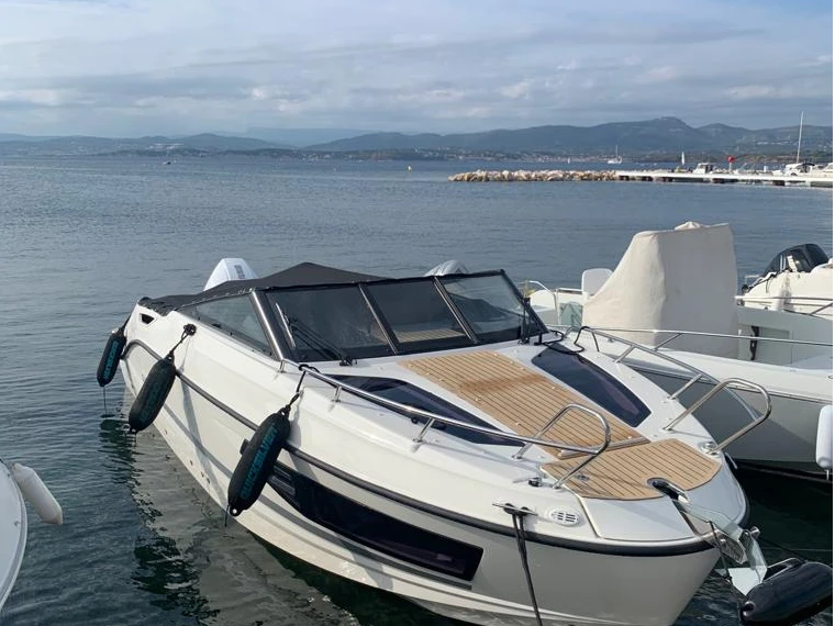 Pronájem lodi Hyeres lákavé ceny Activ 755 Cruiser