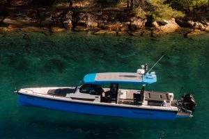 Pronajmout Motorová loď se skipperem či ne Axopar v Zadar