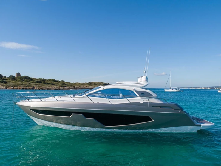 Pronajmout Motorová loď se skipperem či ne Sessa Marine v Ibiza Town