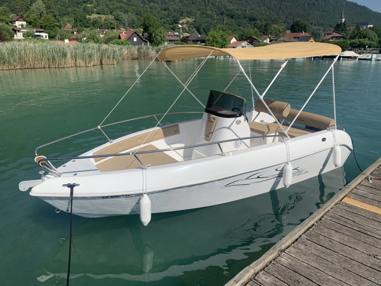 Aquabat Sport Line 17 jednotlivci a charterové společnosti v Annecy