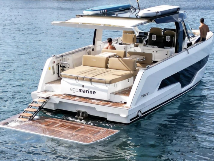 Pronajmout Motorová loď se skipperem či ne Fjord v Ibiza Town