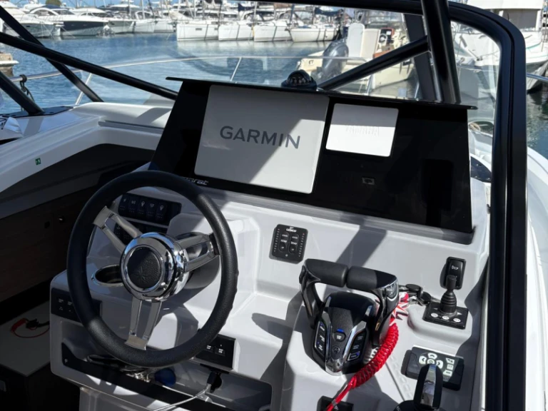 Motorová loď k pronájmu v Golfe-Juan za nejlepší cenu