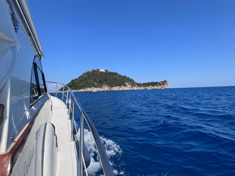 Pronájem jachty v Alassio -Cantieri Estensi Gold star 360 C na Samboatu