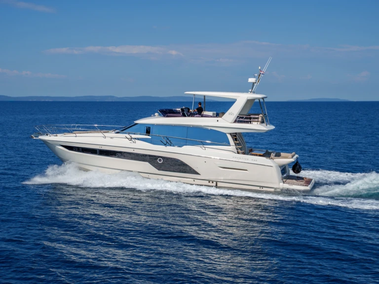 Pronajmout si Jeanneau Prestige 590 v Podstrana