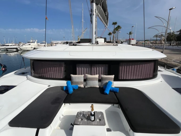 Pronájem lodi Denia lákavé ceny Lagoon 46