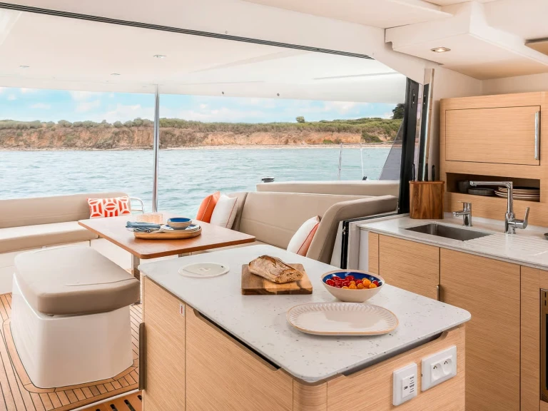 Pronájem lodi Volos lákavé ceny Fountaine Pajot New 41
