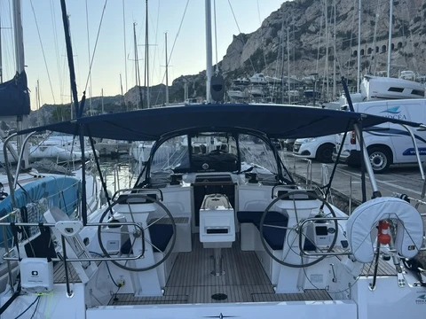 Pronajmout Plachetnice se skipperem či ne Bavaria v Marseille