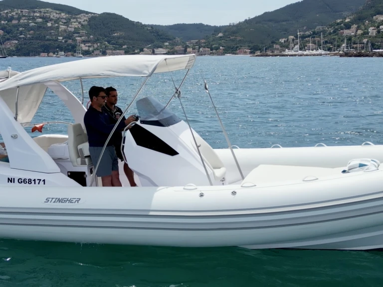 Pronajmout si Stingher 24 GT v Mandelieu-la-Napoule