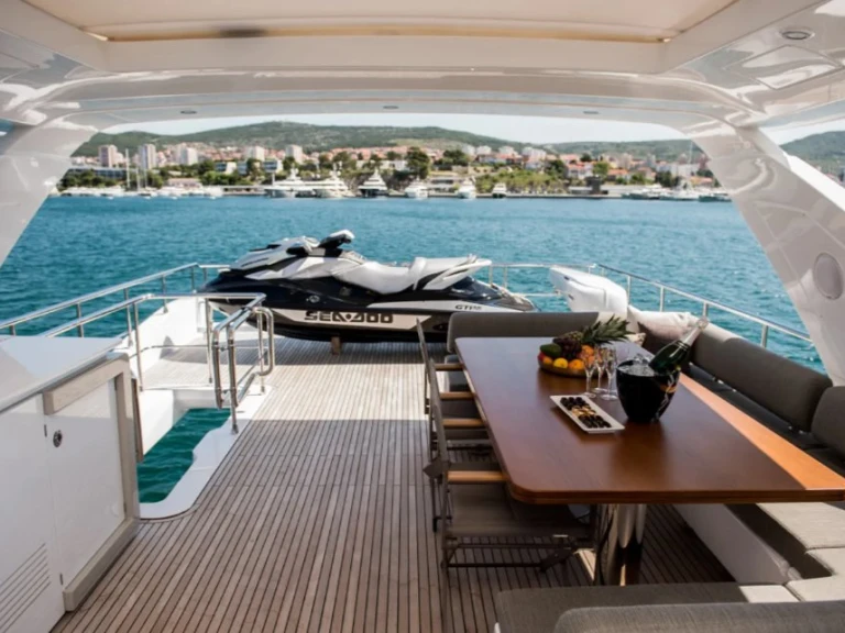 Pronájem lodi Azimut Azimut 72 Fly v Skradin na Samboatu