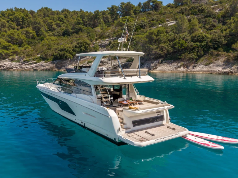 Pronájem lodi Jeanneau Prestige 590 v Podstrana na Samboatu
