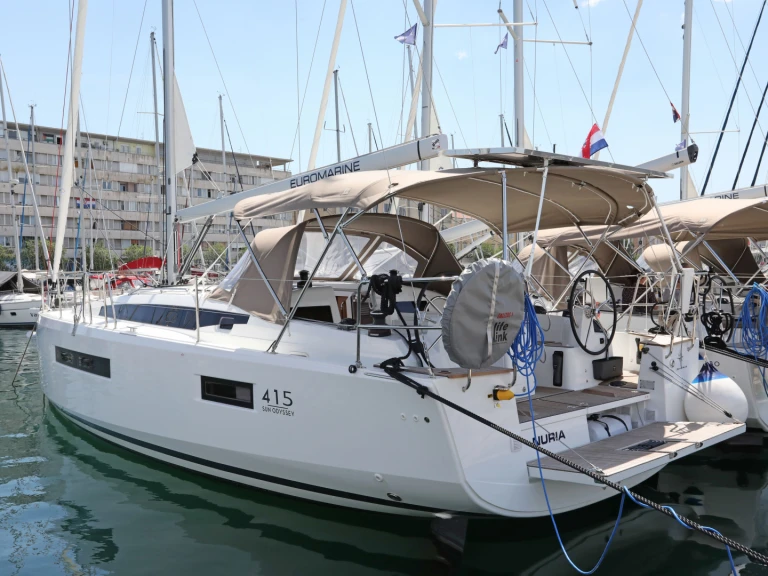 Pronájem jachty v Pula -Jeanneau Sun Odyssey 415 na Samboatu