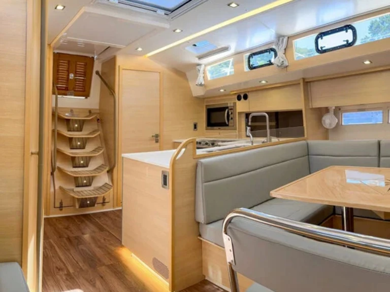 Pronájem Plachetnice Delta Yachts s licencí