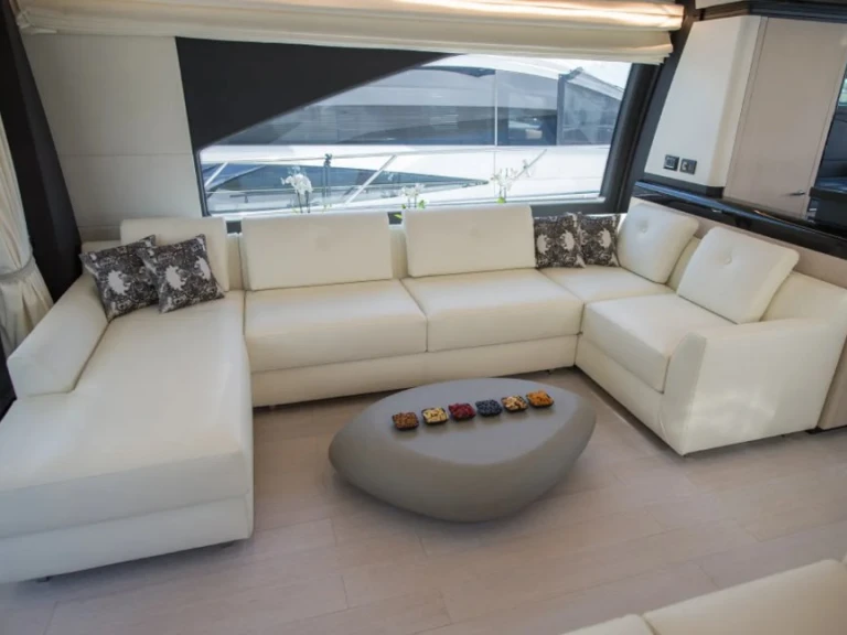 Pronajmout si Azimut Azimut 72 Fly v Skradin