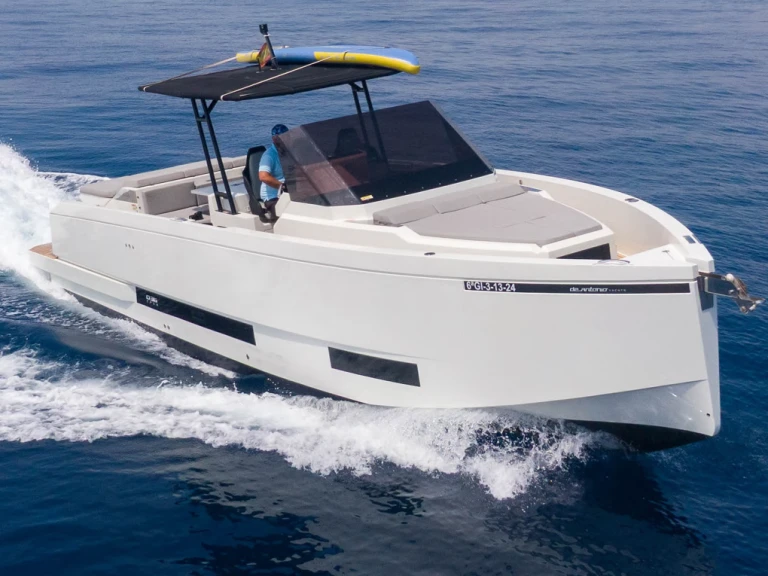 Pronájem lodi Ibiza Town lákavé ceny DE ANTONIO YACHTS D36 