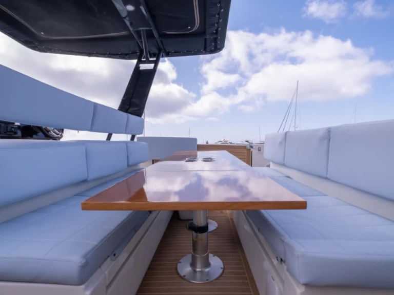 Pronájem lodi De Antonio DE ANTONIO YACHTS D34 CRUISER  v Ibiza Town na Samboatu