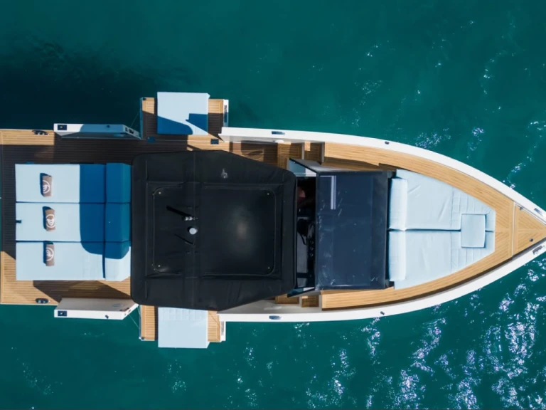 Pronajmout si De Antonio DE ANTONIO YACHTS D34 CRUISER  v Ibiza Town