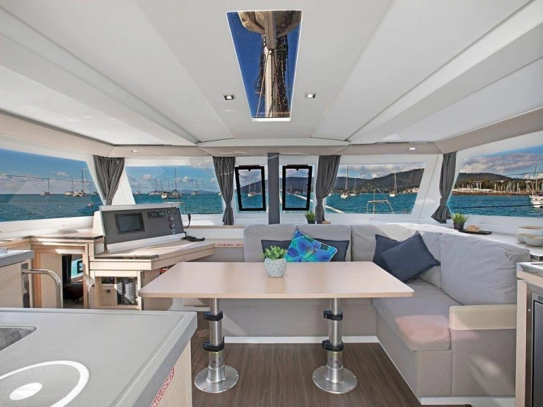 Pronájem lodi Fountaine Pajot Lucia 40 v Tivat na Samboatu