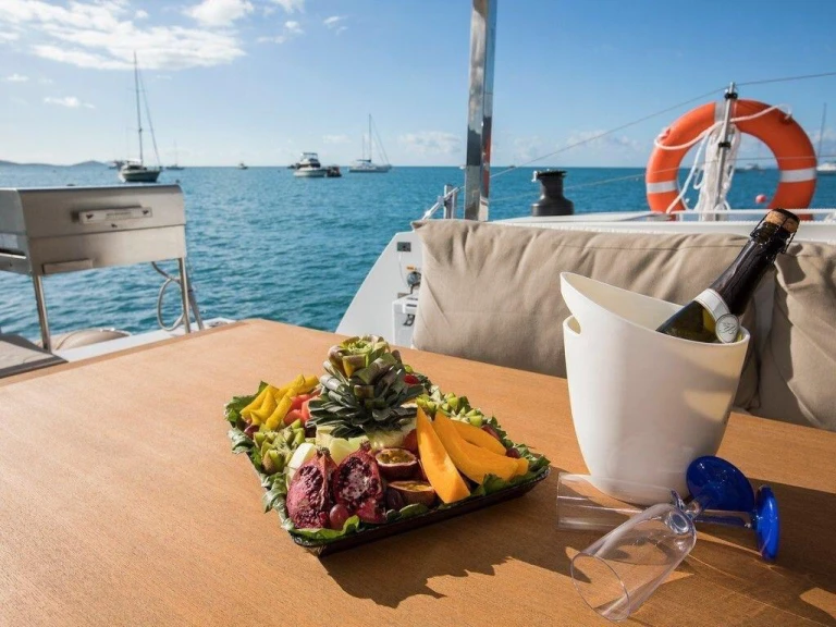 Pronajmout Katamarán se skipperem či ne Fountaine Pajot v Tivat