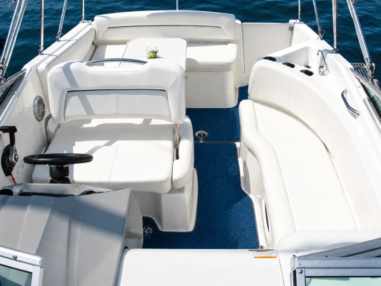 Pronajmout Motorová loď se skipperem či ne Bayliner v Thonon-les-Bains