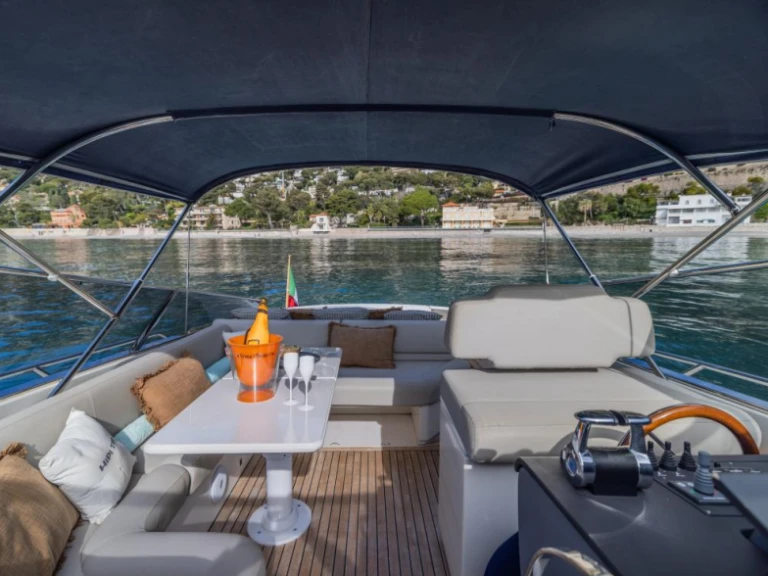 Pronájem lodi Itama Itama 40 v Saint-Jean-Cap-Ferrat na Samboatu