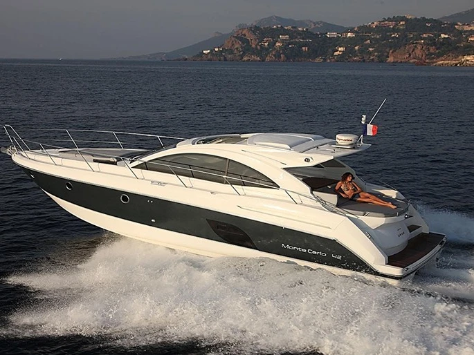 Pronájem Motorová loď v Juan-les-Pins -Bénéteau Monte Carlo 42