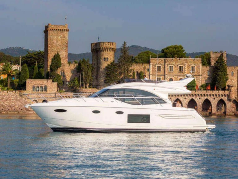 Princess Princess 49 Fly jednotlivci a charterové společnosti v Juan-les-Pins