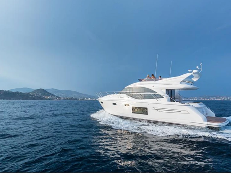 Pronajmout si Princess Princess 49 Fly v Juan-les-Pins