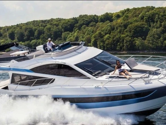 Pronajmout si Galeon Galeon 550 Fly v Herceg Novi