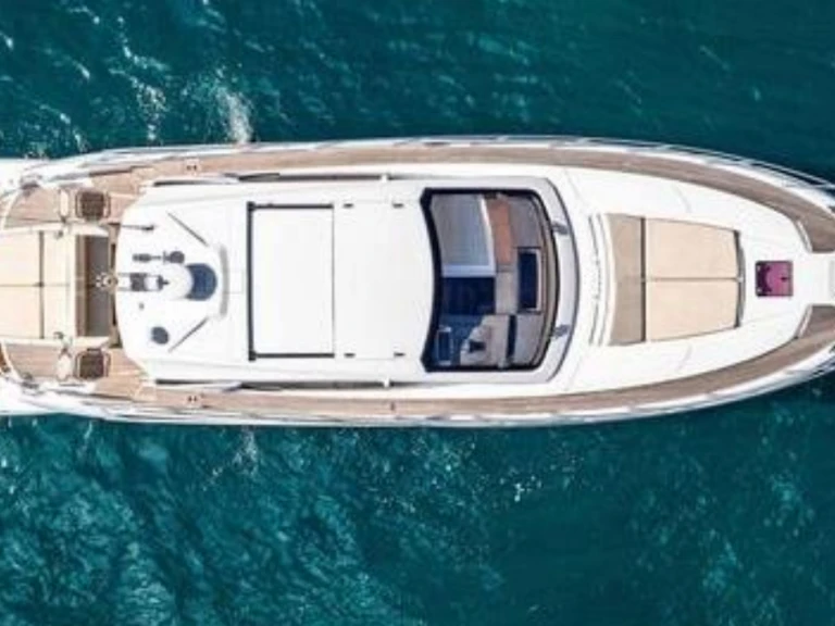 Motorová loď k pronájmu v Cannes za nejlepší cenu