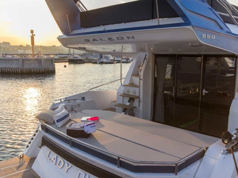 Pronajmout si Galeon Galeon 550 Fly v Herceg Novi