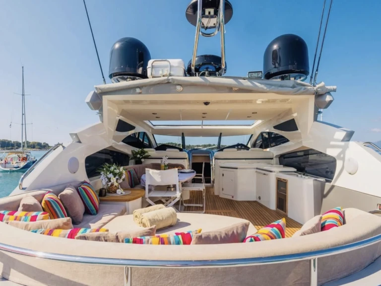 Pronájem jachty v Saint-Tropez -Sunseeker Predator 68 na Samboatu