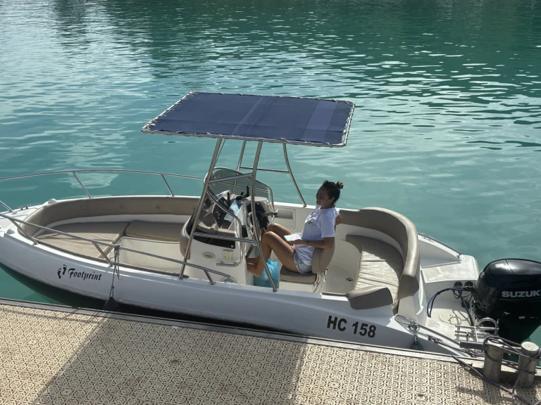 Pronajmout si fisherman Speedy 450 v Victoria