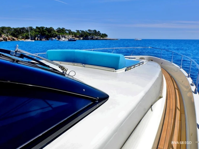 Pronajmout Jachta se skipperem či ne Riva v Saint-Laurent-du-Var