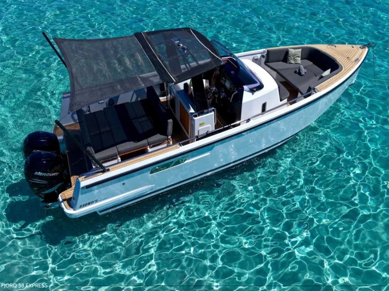 Pronájem lodi Fjord Fjord 38 Xpress v Ibiza Town na Samboatu